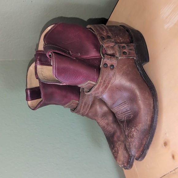 Frye Billy Short Harness Burgundy and Brown Leather Boots - Picture 3 of 8